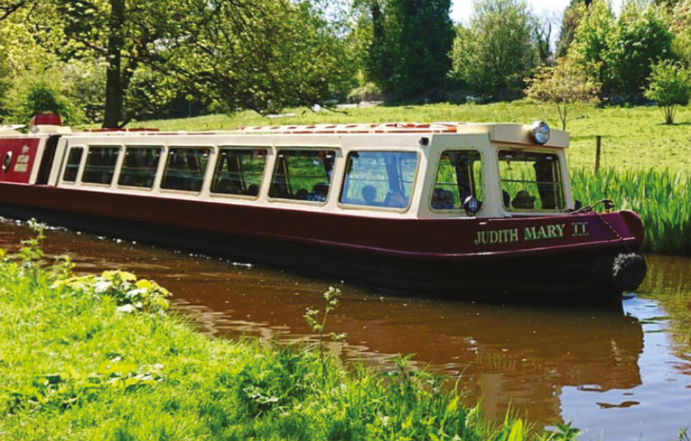 Autumn Colours of the High Peaks & a Hearty Hotpot Cruise